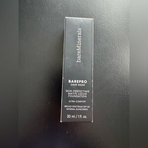 bareMinerals BAREPRO 24HR Skin-Perfecting Matte Liquid Foundation Mineral SPF 20